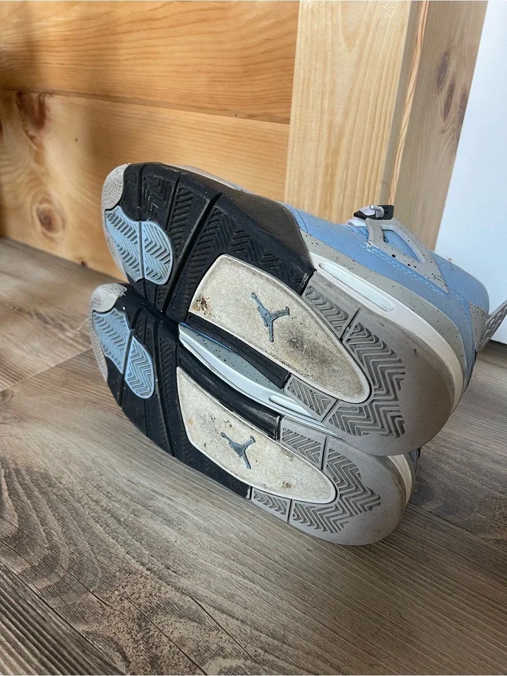Jordan Men's Athletic Shoes Light Blue and Black
